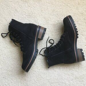 90s style Black Suede Lace up Ankle Boots with Lug Sole and Zipper - size 8